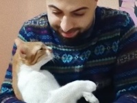 そこにはたくさんの物語と愛があった。トルコ人ピアニストのサーパーさんと愛猫たちの軌跡