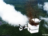 アマゾンの自然を守るため上空2000mから1億個の種子を撒いたスカイダイバー