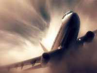 食べ物や飲み物が吹き飛ばされる！乱気流に巻き込まれた飛行機の客席の映像がすごかった