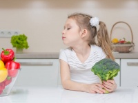 子供がブロッコリーを嫌いな理由は口内細菌のせい。特定の細菌が多いほど腐敗臭を感じる