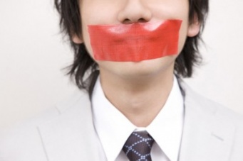 それは秘密！　男性が「会社の人にはあまり知られたくないこと」13