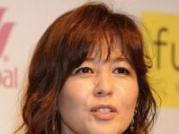 石野真子