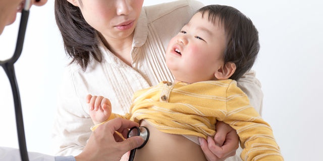 子どものお腹の診察