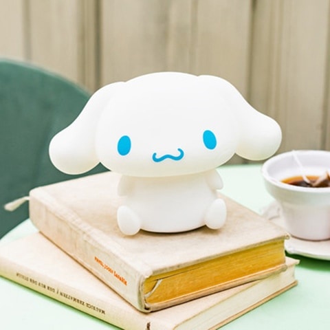 ぷにぷに、ぴかっ。「シナモロール 20th お部屋ライトBOOK」発売