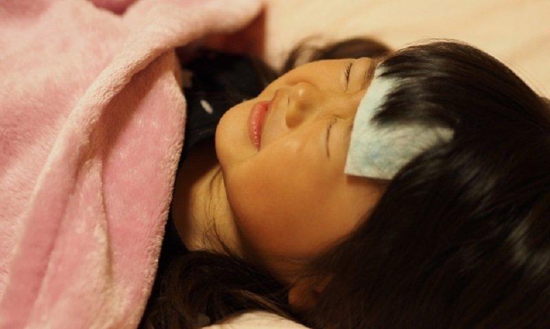 「小学校から帰る電車で、突然込み上げてきた吐き気。車内を汚して泣く私に、着物姿の女性客が...」（東京都・60代女性）