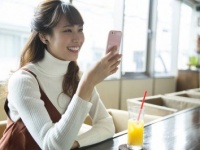 はい、論外!!　絶対に彼女にしたくない「かわいいけど非常識な女」の言動6つ！