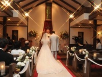 結婚式を挙げるシーズンっていつ？　一番人気は●月！