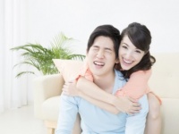 ゼクシイより効果あり？　男性の「結婚意欲」を高める●●とは？