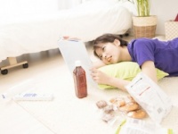 「肌に悪い」と思いつつやめられないことTOP5！⇒2位「夜更かし」、1位は？