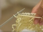 つい見入ってしまう！　インスタントラーメンで編み物をしたらこうなった…