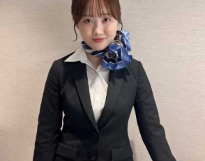 たまらんボディー”熊田曜子、白のランジェリーにガーターストッキング