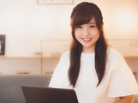 男子はココで冷めるらしい！　美人でも恋愛対象から外したくなる女子の言動4