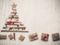 小さなプレゼントもグッとおしゃれに個性的に！　クリスマスに取り入れたい「ラッピングアイディア」