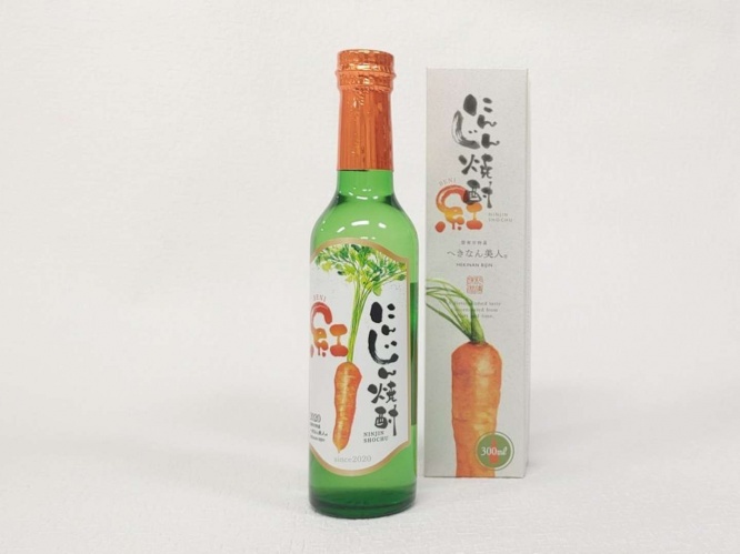 にんじん焼酎　紅（BENI）（画像は編集部撮影、以下同）