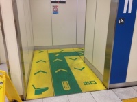 JR蘇我駅の男子トイレ出入り口（写真は、えちにゃ＠seaside334さん提供）