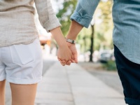 【心理テスト】デートにどんな服装で行く？　「あなたの重い女度」