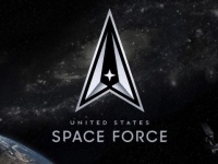 アメリカ宇宙軍が公式ロゴマークと標語を発表「常に超越」
