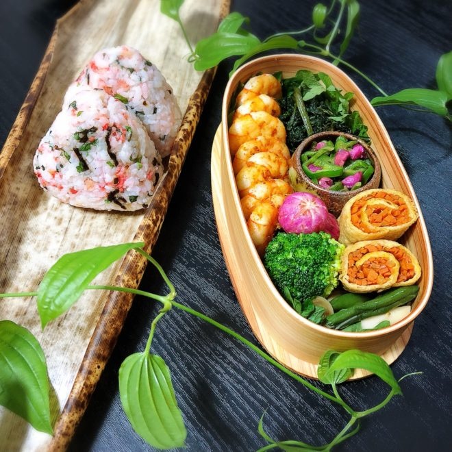 おにぎり弁当