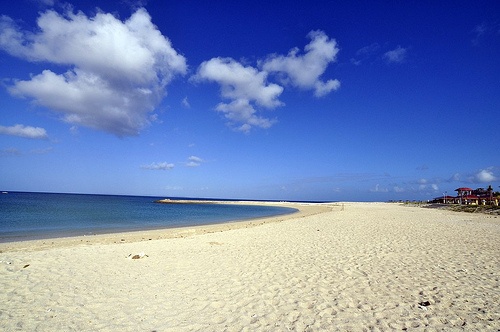 沖縄の夏が「涼しい」と話題に（hidekioさん撮影、flickrより）