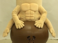 「セミッピィ」の着ぐるみ（画像提供：株式会社ディー・エル・イー）