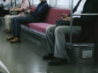 朝からヤバない!?　電車で見かけたら、近寄りたくない人・4選