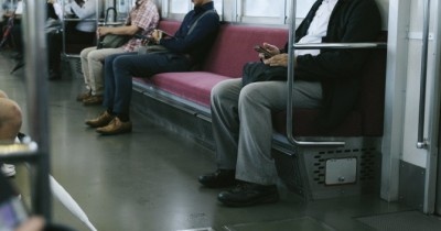 朝からヤバない!?　電車で見かけたら、近寄りたくない人・4選