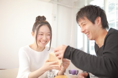 2位は「週1～2回」、さて1位は……！　男性が「彼女と会う頻度」ランキングTOP5
