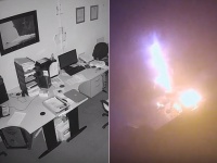 無人のオフィスで突如ノートパソコンが爆発炎上。その一部始終を監視カメラがとらえていた（イギリス）