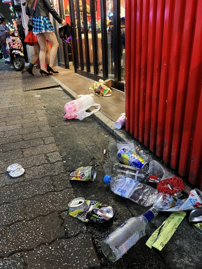 garbage-shibuya-halloween11