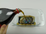 衝撃実験！ 『iPhone 7』をコーラに沈めたらどうなる…