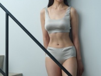 “とろり”とした着け心地。ふんわりエアリーなシルクランジェリー「Neyi」新登場