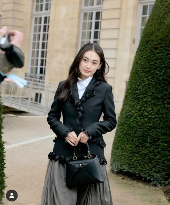 Instagram:八木莉可子(@rikakoyagi_official)より