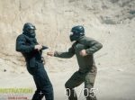 結局どちらが強いの？　近接戦闘で『銃 vs ナイフ』をメートル別で検証！