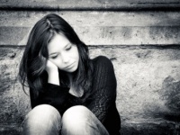 もー別れる!?　デート中に彼の会社の人に会って、「友だち」と紹介されたときに女子が思うこと3つ！