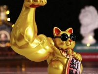 招き猫も筋肉で開運強化。マッスルな招き猫が販売されている件