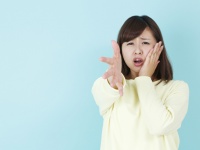 柳ゆり菜が「握手会で腕を掴まれ」危機一髪！・・・怖い目にあった芸能人女性・4選