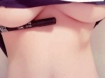日本でも流行れ！　海外ＳＮＳで流行中の“下乳チャレンジ”