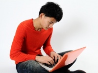 「長く使える」「軽い」メーカーに聞いた！ 大学生によく使われているPCの特徴
