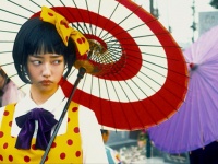初の実写映画となる『少女椿』より。ファッション誌で活躍する人気モデルの中村里砂が薄幸美少女・みどりちゃんを演じている。
