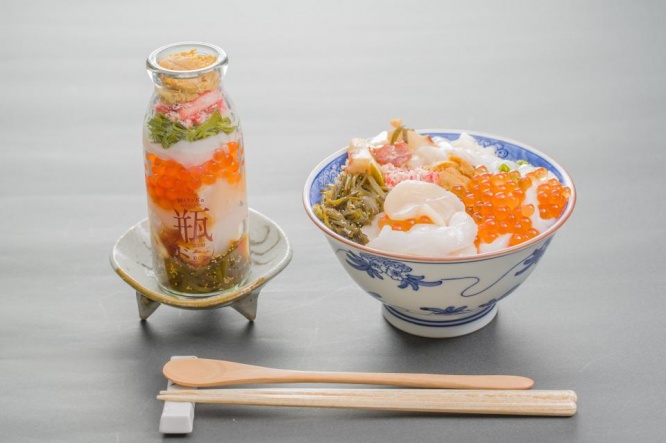 炊きたてご飯にどさっとかけて食す（画像は宮古観光文化交流協会提供）