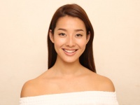 ハワイ育ちの国際派女優・すみれ、真田広之からのアドバイスに感動！「お侍さまに見えるほど素敵でした（笑）」