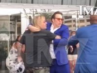 女性ファンに対する暴行罪に問われていた元モトリー・クルーのヴィンス・ニール、服役刑を免れソロキャリアを再開か？