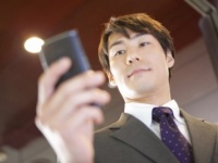 48％の男性は平均●回！　彼女や気になる女性からのLINE、1日に何回チェックする？