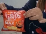 なにコレ….　あまりにも量が少ないポテチが衝撃的！