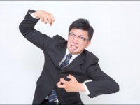 器の小さい男性が「やるべきこと」6つ