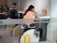 もっと食べたい？ならカロリーを消費せよ。マクドナルド店内にエアロバイクを設置、運動しながら食べられる