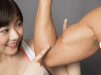 「超ムキムキ」VS「ガリガリ」、女性が好きな男性の体型はどっち？