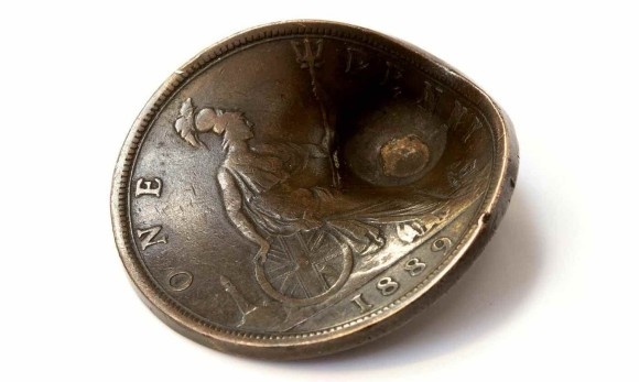 第一次世界大戦時、弾丸から兵士の命を守った奇跡のコイン（イギリス）