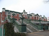 深谷駅（Fillerさん撮影、Wikimedia Commons