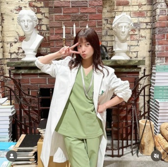Instagram:橋本環奈(@kannahashimoto.mg)より